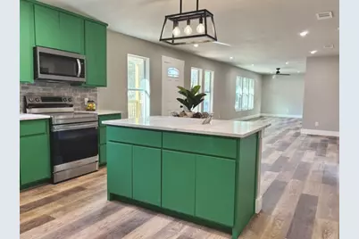 1902 N Fannin Avenue, Cameron, TX 76520 - Photo 3