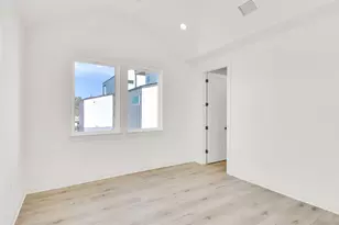 7208 Providence Ave, Austin, TX 78752 - Photo 13