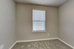 1052 Esplanade Pkwy, San Marcos, TX 78666 - Photo 11