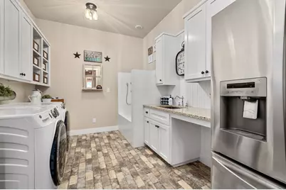 221 Palomino Cove, Jarrell, TX 76537 - Photo 27