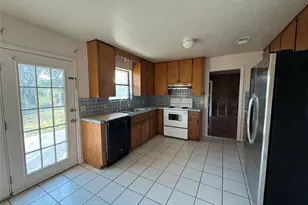 163 Robinson Rd, Lockhart, TX 78644 - Photo 5