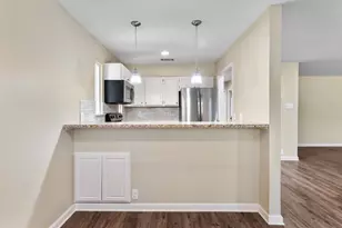 6810 Deatonhill Dr, Austin, TX 78745 - Photo 9