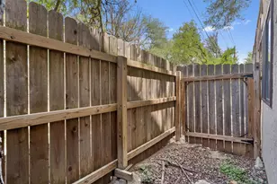 6810 Deatonhill Dr, Austin, TX 78745 - Photo 17
