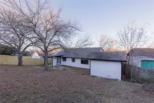 2003 Castle Gate Cir, San Marcos, TX 78666 - Photo 35
