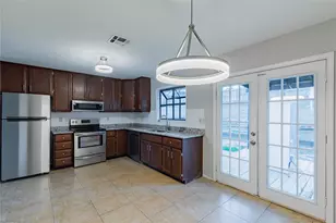 2003 Castle Gate Cir, San Marcos, TX 78666 - Photo 13