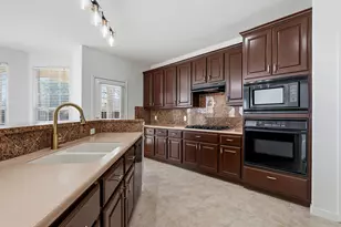 901 Ambrose Dr, Pflugerville, TX 78660 - Photo 9