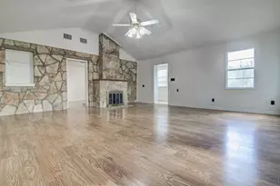 18201 Lura Ln, Jonestown, TX 78645 - Photo 11
