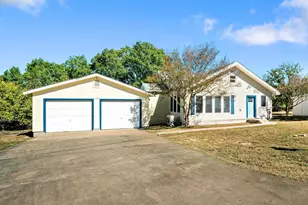 1025 Lakeshore Dr, Spicewood, TX 78669 - Photo 3