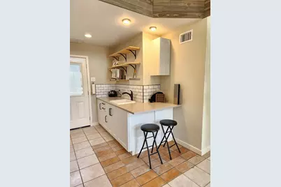 6501 Lost Cove #B, Austin, TX 78746 - Photo 9