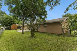 202 E Tate St, Burnet, TX 78611 - Photo 15