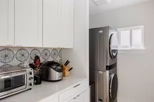 827 Gullett St, Austin, TX 78702 - Photo 11