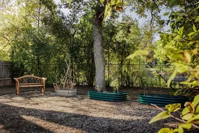 827 Gullett Street, Austin, TX 78702 - Photo 37