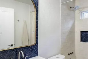 827 Gullett St, Austin, TX 78702 - Photo 17