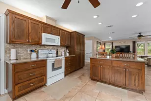 119 Saddle Ct, Bastrop, TX 78602 - Photo 19
