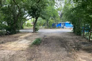 401 Chaparral Rd, Austin, TX 78745 - Photo 3