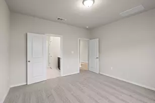 13605 Gray Lndg Dr, Elgin, TX 78621 - Photo 15