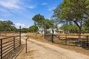 1651 Old Red Ranch Rd, Dripping Springs, TX 78620 - Photo 33