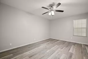 910 Duncan Ln, Austin, TX 78705 - Photo 9