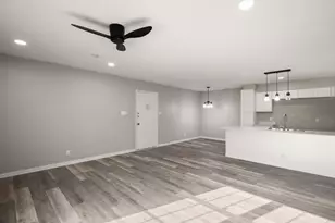 910 Duncan Ln, Austin, TX 78705 - Photo 3