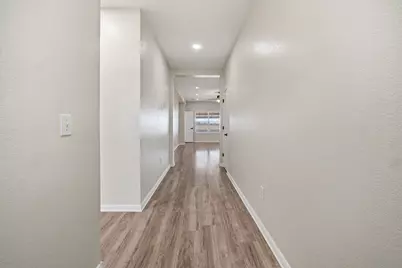 197 Voss, Kyle, TX 78640 - Photo 7