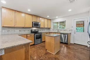 1105 Delmar St, San Marcos, TX 78666 - Photo 5