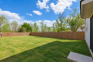 16117 Hamilton Point Cir, Manor, TX 78653 - Photo 17