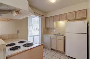 105 E 38th St, Austin, TX 78705 - Photo 7