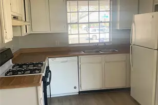 7701 Croftwood Dr, Austin, TX 78749 - Photo 3