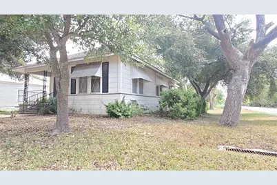 1117 W 4th Street, Taylor, TX 76574 - Photo 3
