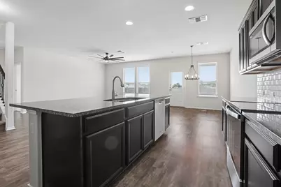709 Hummingbird Lane, Leander, TX 78641 - Photo 9