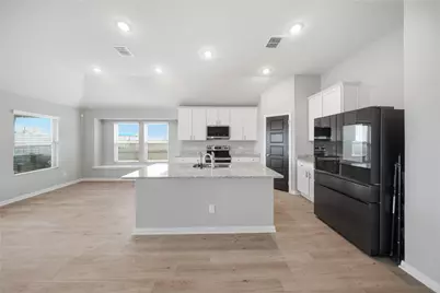 2969 Greenbriar, Seguin, TX 78155 - Photo 3