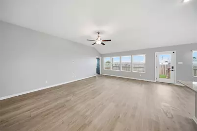 2969 Greenbriar, Seguin, TX 78155 - Photo 7