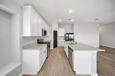 2969 Greenbriar, Seguin, TX 78155 - Photo 5