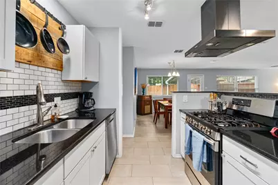 11102 Ptarmigan Drive, Austin, TX 78758 - Photo 7