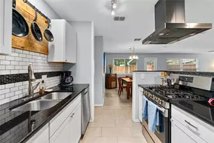 11102 Ptarmigan Dr, Austin, TX 78758 - Photo 7