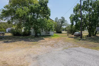 650 S Main Street, Giddings, TX 78942 - Photo 7