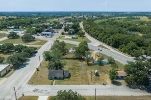650 S Main St, Giddings, TX 78942 - Photo 21