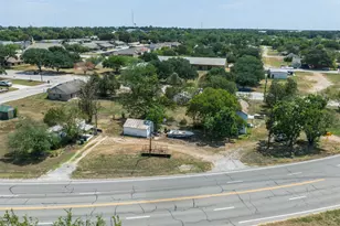 650 S Main St, Giddings, TX 78942 - Photo 23