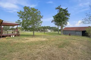 7033 Fm County Road 957, Schulenburg, TX 78956 - Photo 25