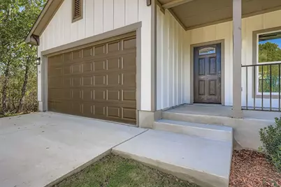 701 E 3rd Street, Elgin, TX 78621 - Photo 3