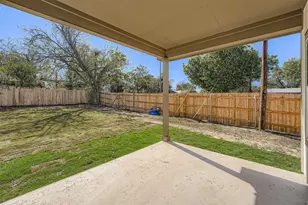 701 E 3rd St, Elgin, TX 78621 - Photo 25