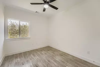 701 E 3rd Street, Elgin, TX 78621 - Photo 21