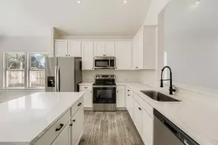 701 E 3rd St, Elgin, TX 78621 - Photo 13