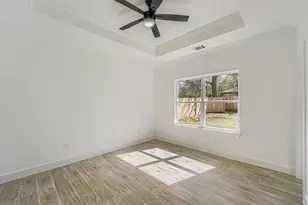 701 E 3rd St, Elgin, TX 78621 - Photo 19