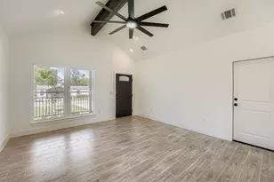 701 E 3rd St, Elgin, TX 78621 - Photo 9
