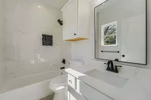 701 E 3rd St, Elgin, TX 78621 - Photo 21