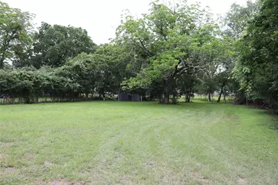 1006 Johnson Street, Lockhart, TX 78644 - Photo 3