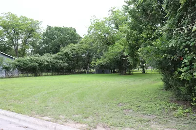 1006 Johnson Street, Lockhart, TX 78644 - Photo 9