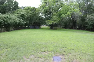 1006 Johnson St, Lockhart, TX 78644 - Photo 1