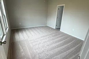 13717 Ryan Range Ln, Elgin, TX 78621 - Photo 9